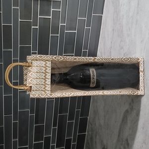 Manaola White and Beige Wine Bag